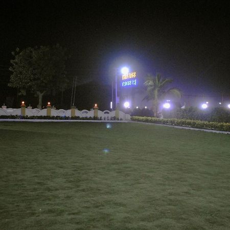 Safari Hotel & Resort Somnath Exterior photo