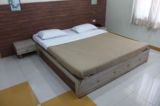 Safari Hotel & Resort Somnath Room photo