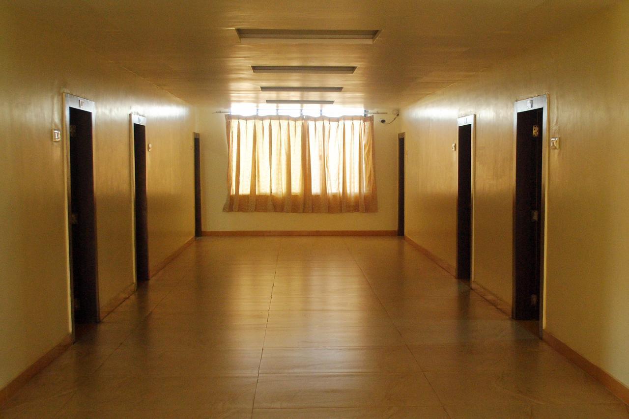 Safari Hotel & Resort Somnath Exterior photo