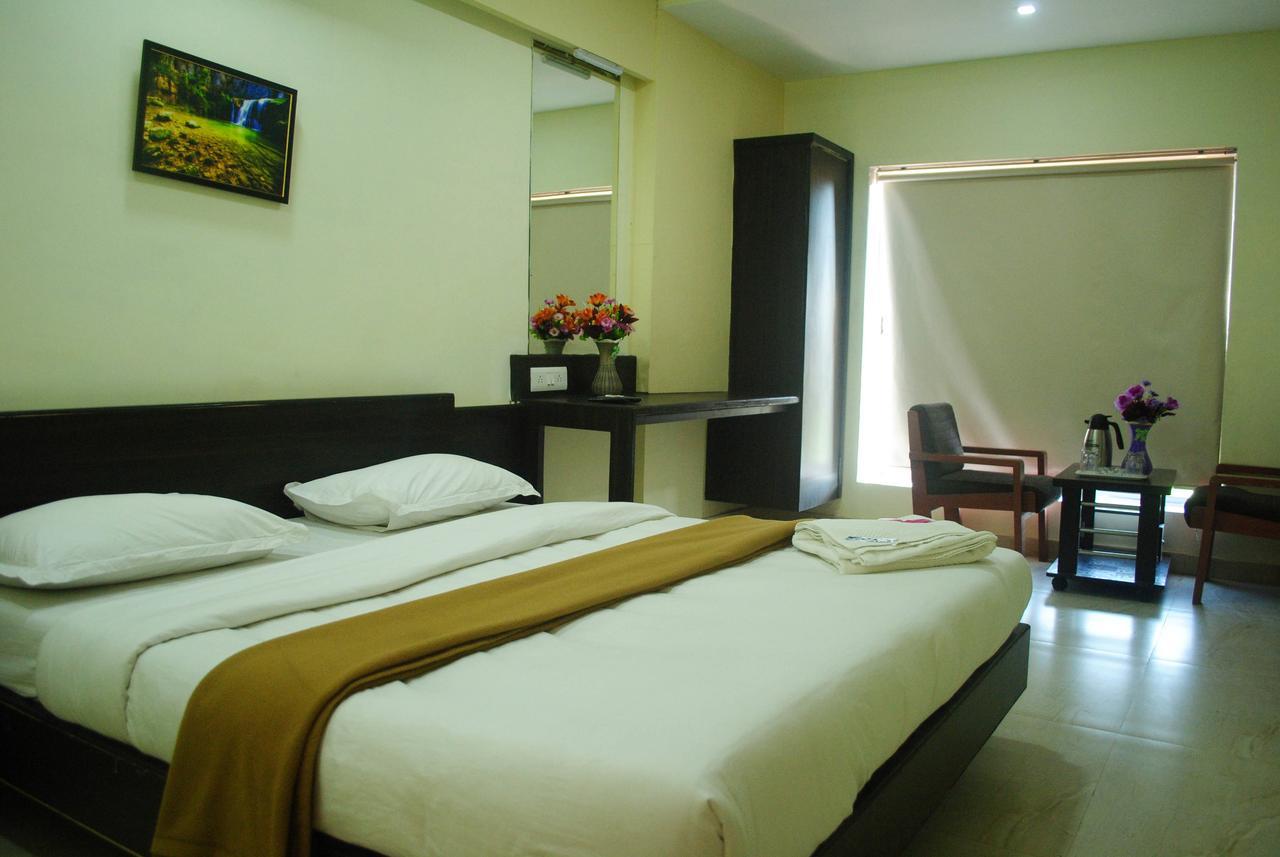 Safari Hotel & Resort Somnath Exterior photo